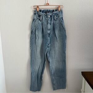 Abercrombie & Fitch A&F Mom Jeans 24 | 00